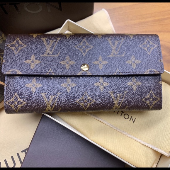 Louis Vuitton Handbags - Louis Vuitton wallet